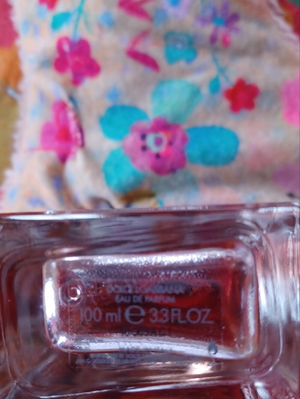 Dolce & Gabbana Q Women's Perfume - Red and Gold Accents - Picture 3 of 3